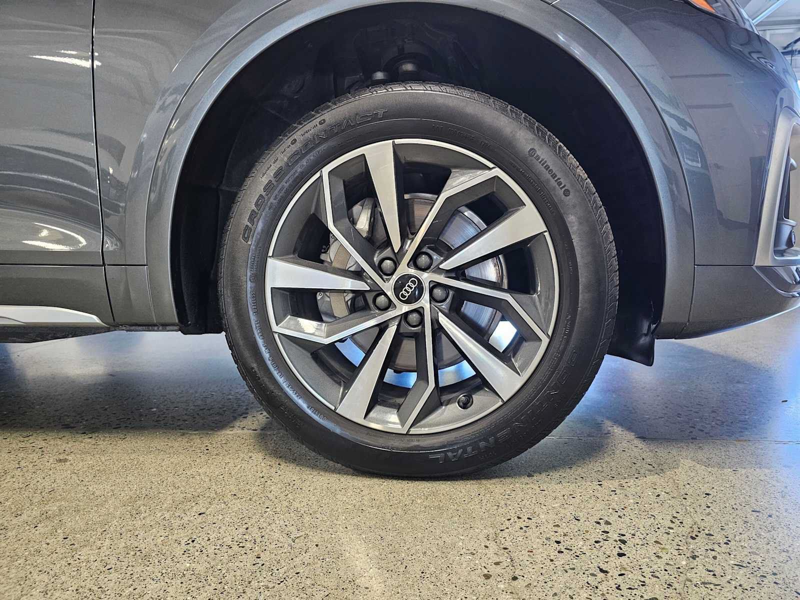 Used 2023 Audi Q5 2.0T Premium Plus w/ Premium Plus Package AWD/4WD image 9
