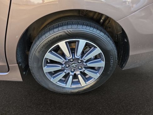 Used 2020 Toyota Sienna Limited AWD/4WD image 44