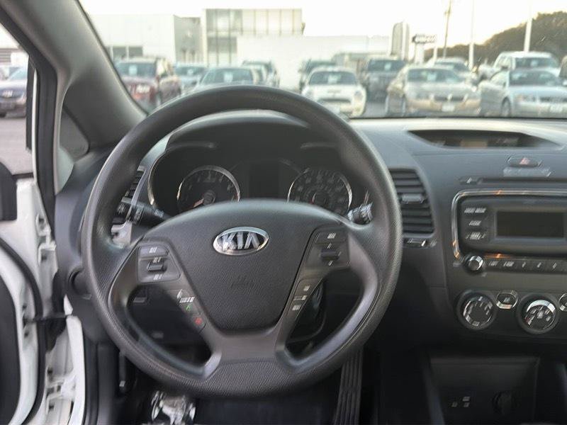 Used 2017 Kia Forte LX FWD image 19