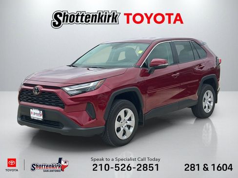 Used 2025 Toyota RAV4 LE AWD/4WD image 1
