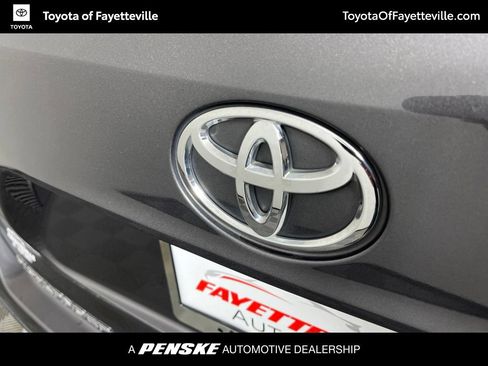 Used 2021 Toyota Highlander XSE FWD image 26