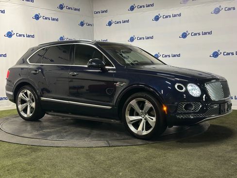 Used 2017 Bentley Bentayga AWD/4WD image 2