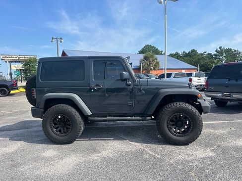 Used 2016 Jeep Wrangler Sport w/ Quick Order Package 24S AWD/4WD image 2
