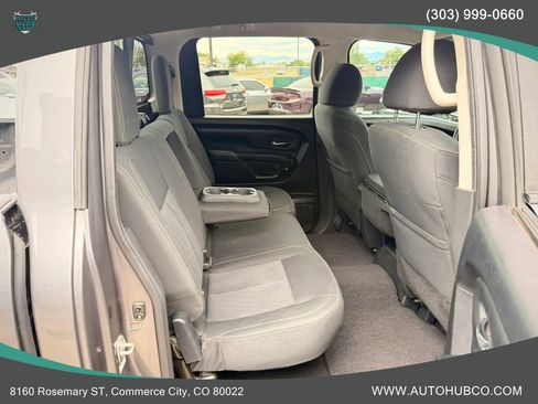 Used 2017 Nissan Titan SV AWD/4WD image 12