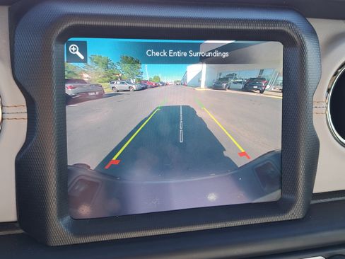 Used 2022 Jeep Gladiator Overland image 17