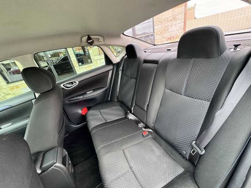 Used 2019 Nissan Sentra SR image 6