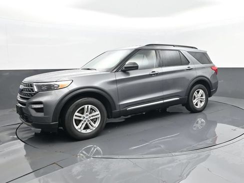 Used 2023 Ford Explorer XLT w/ Equipment Group 202A AWD/4WD image 1