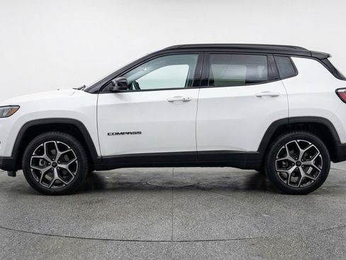 Used 2025 Jeep Compass Limited image 5
