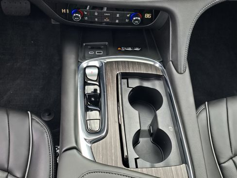 Used 2023 Buick Enclave Avenir w/ Avenir Technology Package image 16