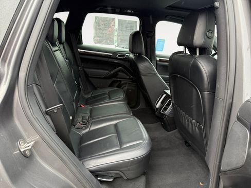 Used 2012 Porsche Cayenne S image 17