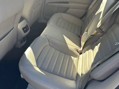 Used 2017 Ford Fusion Energi SE FWD image 8