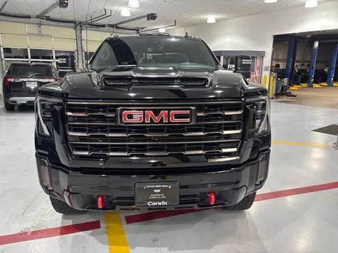 Used 2024 GMC Sierra 2500 AT4X AWD/4WD image 3