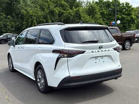 Certified 2024 Toyota Sienna XLE w/ XLE Plus Package AWD/4WD image 4