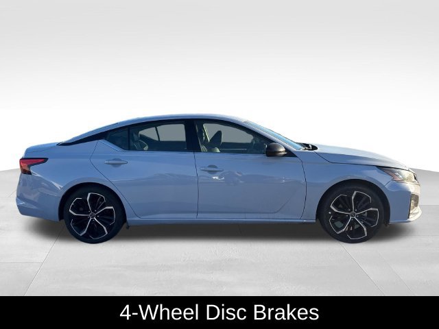 Used 2024 Nissan Altima 2.5 SR FWD image 9