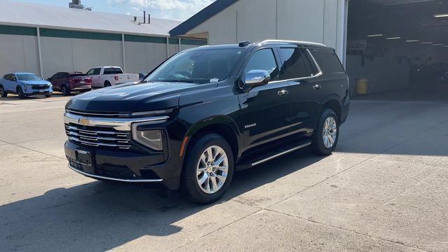 Used 2025 Chevrolet Tahoe Premier AWD/4WD image 4