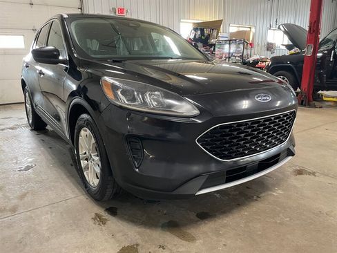 Used 2020 Ford Escape SE image 4