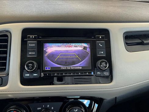 Used 2022 Honda HR-V LX image 13