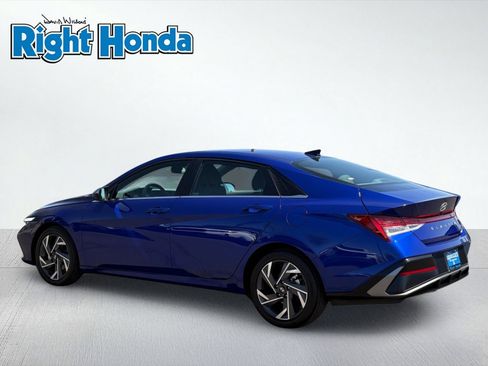 Used 2025 Hyundai Elantra SEL FWD image 9