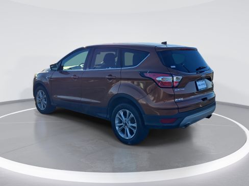 Used 2017 Ford Escape SE image 4