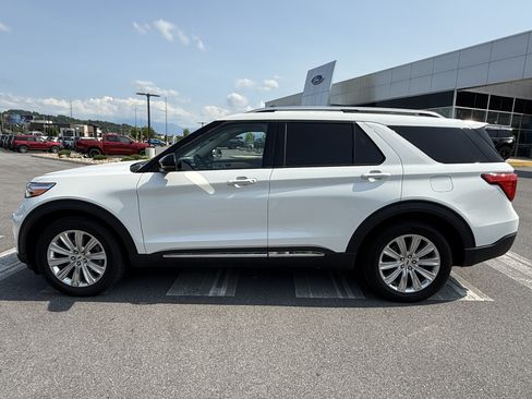 Used 2023 Ford Explorer Limited w/ Equipment Group 301A AWD/4WD image 8