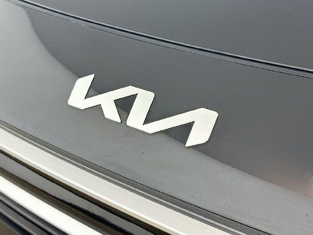 Used 2023 Kia Niro EX w/ EX Cold Weather Package FWD image 26