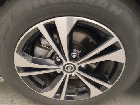 Used 2022 Nissan Sentra SV FWD image 31