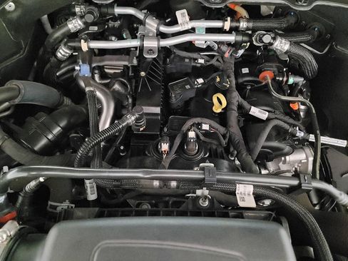 Used 2024 Ford Explorer XLT w/ Equipment Group 202A RWD image 30