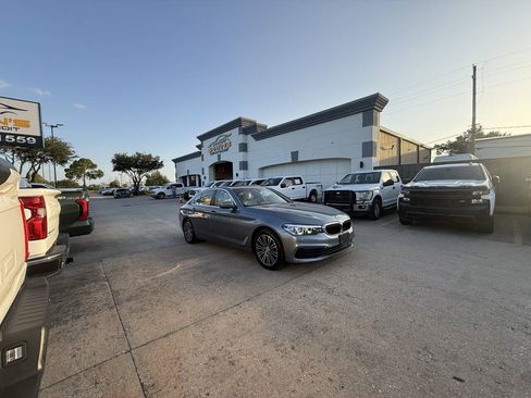 Used 2020 BMW 530i w/ Convenience Package RWD image 46