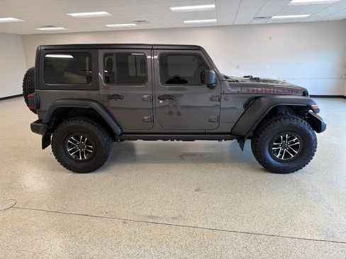 Used 2024 Jeep Wrangler Unlimited Rubicon w/ XTREMEE 35" Tire Package image 4
