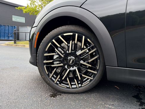 New 2026 MINI Cooper 4-Door Hardtop FWD image 17