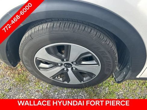 Used 2018 Kia Niro LX FWD image 4