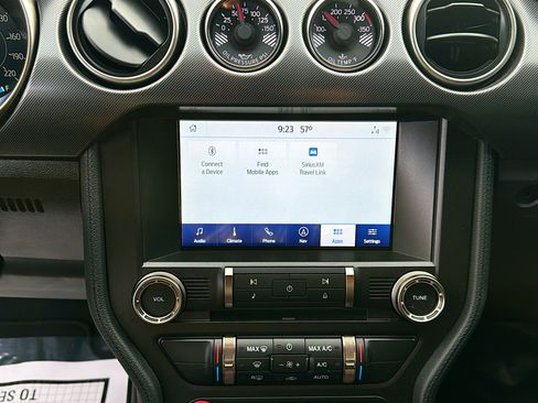 Used 2022 Ford Mustang Shelby GT500 w/ Technology Package image 28