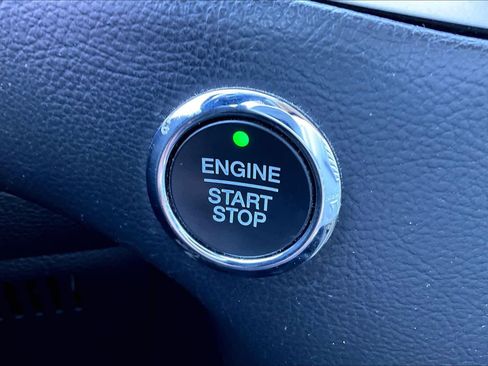 Used 2018 Ford Edge SEL w/ Equipment Group 201A image 35