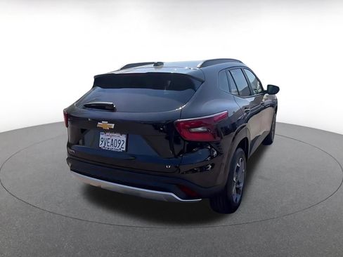 Used 2025 Chevrolet Trax LT image 14