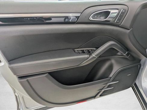 Used 2017 Porsche Cayenne S AWD/4WD image 13