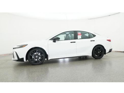 New 2026 Toyota Camry Hybrid image 18