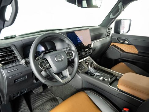 Used 2026 Lexus GX 550 w/ Accessory Package (ZB) AWD/4WD image 4