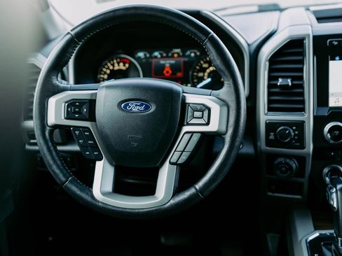 Used 2018 Ford F150 Lariat w/ Equipment Group 502A Luxury image 12