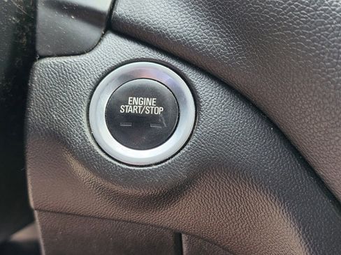 Used 2020 Chevrolet Equinox LT image 18