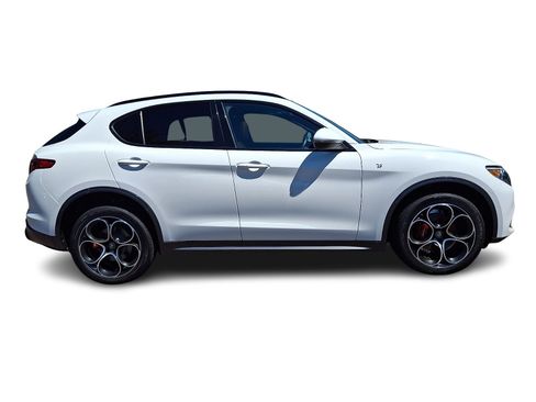 Used 2023 Alfa Romeo Stelvio Ti AWD/4WD image 7