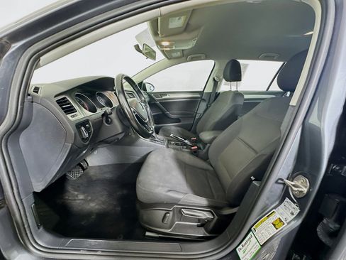 Used 2017 Volkswagen Golf S image 13