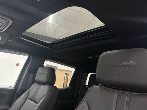 Certified 2022 Chevrolet Silverado 1500 High Country w/ Technology Package image 21