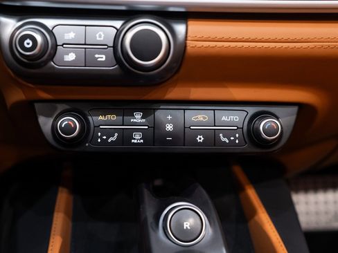 Certified 2019 Ferrari Portofino image 32