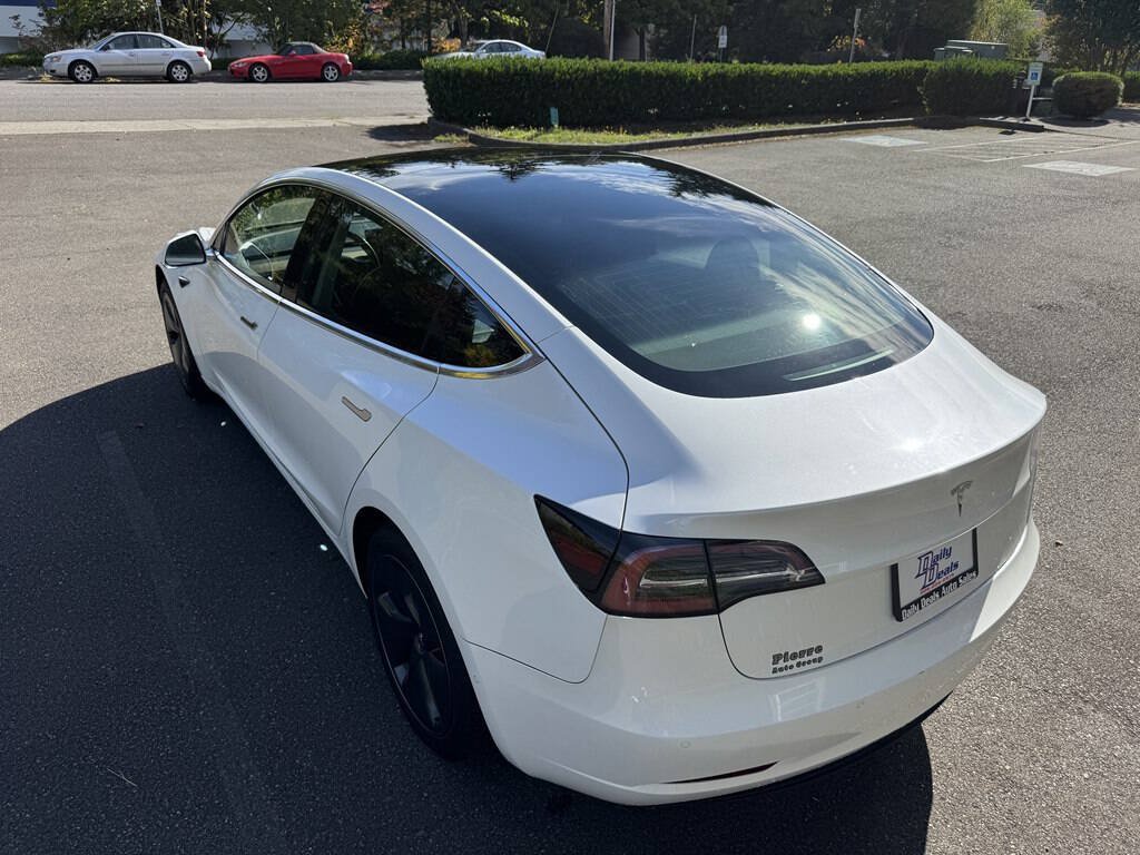 Used 2019 Tesla Model 3 RWD image 11