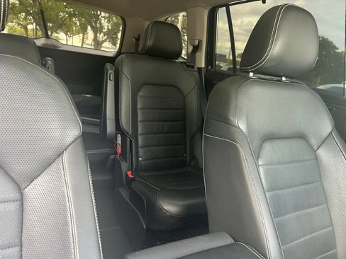 Certified 2024 Volkswagen Atlas SEL AWD/4WD image 38