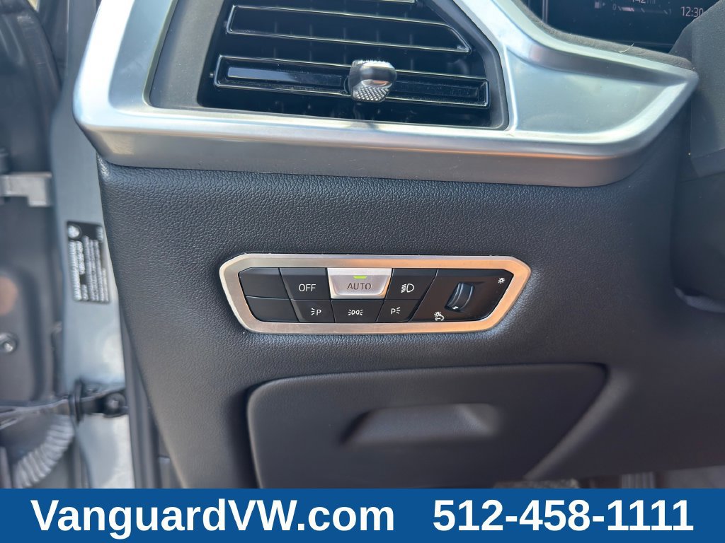 Used 2023 BMW X7 xDrive40i w/ Premium Package AWD/4WD image 24
