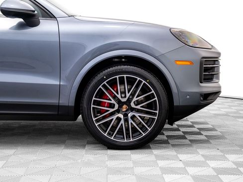 New 2026 Porsche Cayenne S image 31