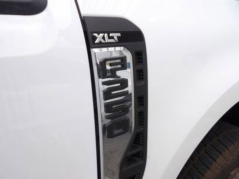 Used 2024 Ford F250 XLT w/ FX4 Off-Road Package AWD/4WD image 21