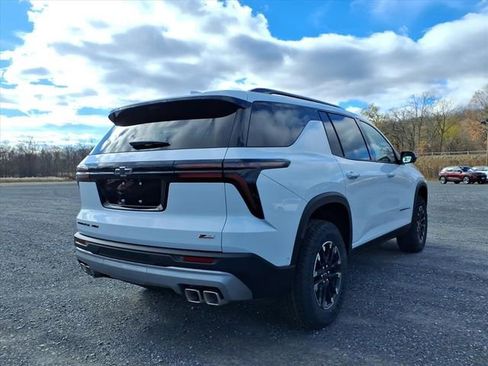 New 2026 Chevrolet Traverse Z71 w/ Enhanced Driving Package image 6