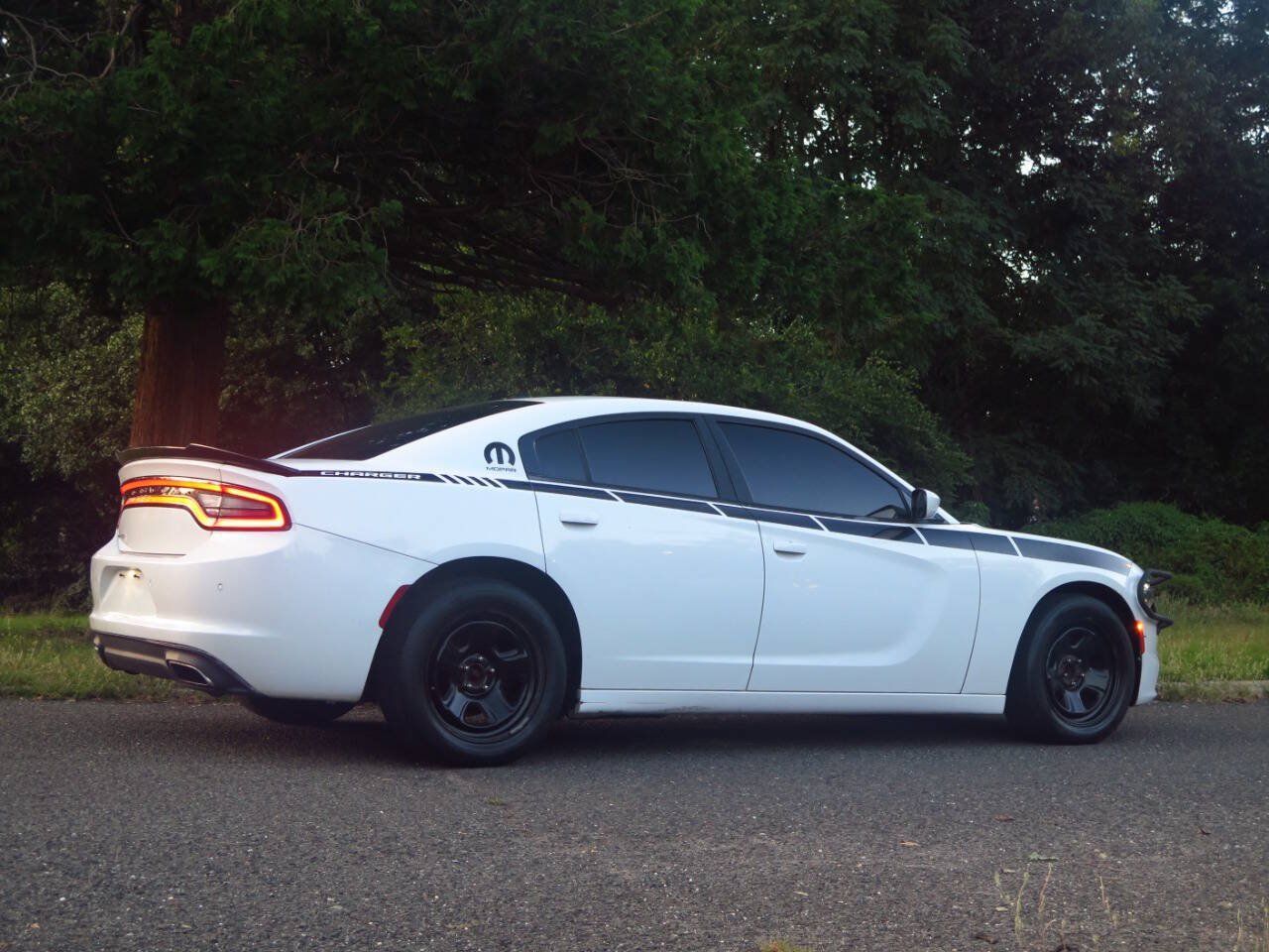Used 2015 Dodge Charger SE w/ Popular Equipment Group RWD image 4